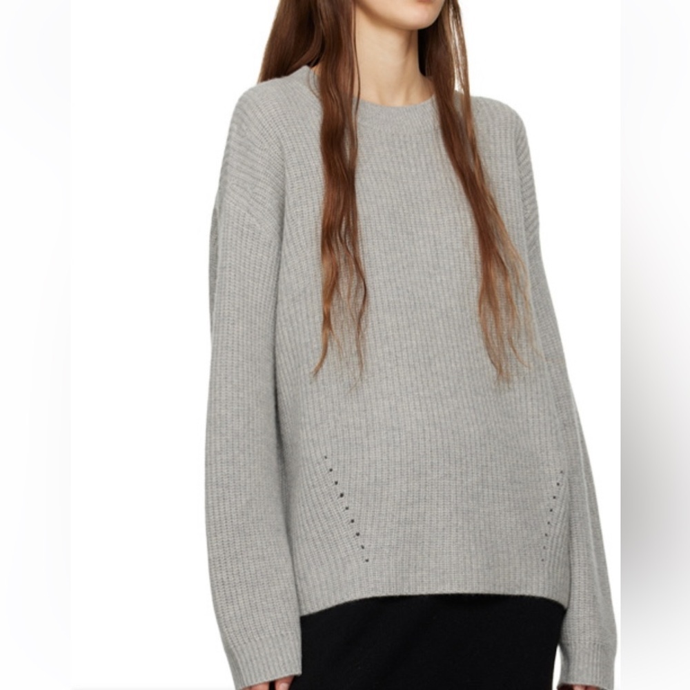 Brand new with tags womens Lisa yang “Elise” cashmere sweater, size 0/XS. Gray.